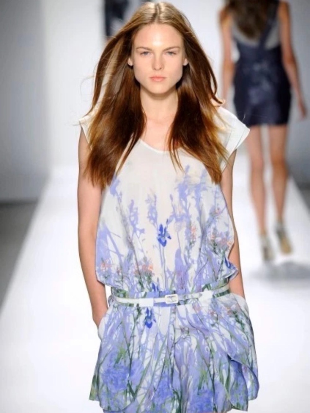 Cynthia Steffe 100% Silk Floral Runway Dress | Designer | Size 2